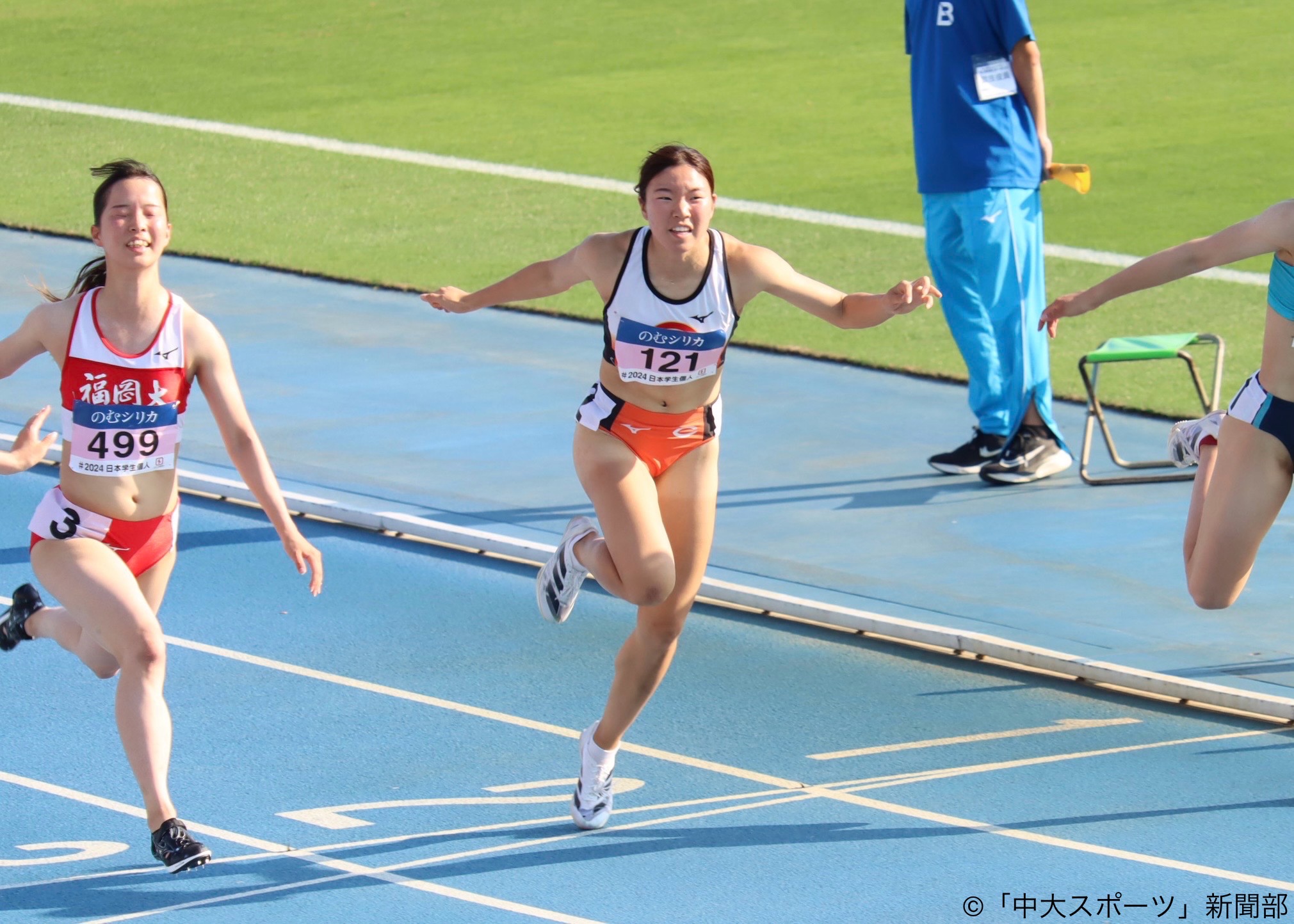   女子学生 スポーツ 画像 