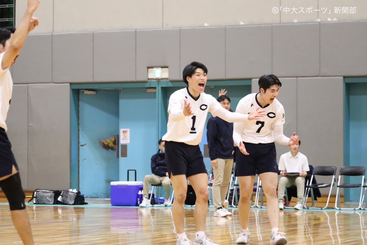 今期波に乗る明大にフルセットの激戦の末、敗北─関東大学バレーボール